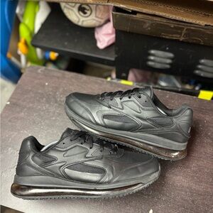 Tredsafe triple black 02 air shoe